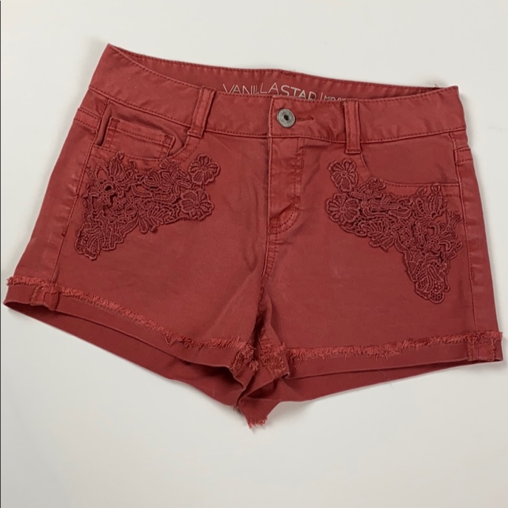 🧡Vanilla Star mid-rise shortie front appliqué fray